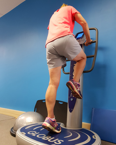 Lady doing calf raises